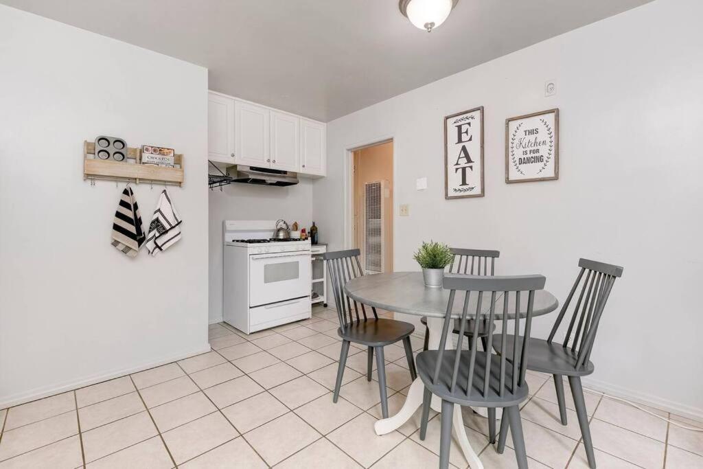 Casa -2br- Free Driveway Parking For 3 Cars Apartment